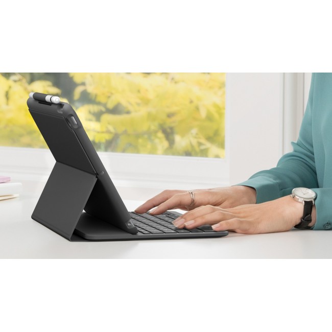 Logitech Slim Folio for iPad (7th, 8th, & 9th generation) Logitech Slim Folio for iPad (7th, 8th, & 9th generation)