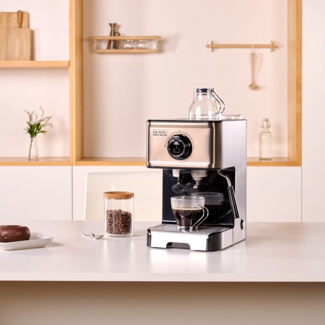 Espresso coffee maker Black+Decker BXCO1200E (1200W)
