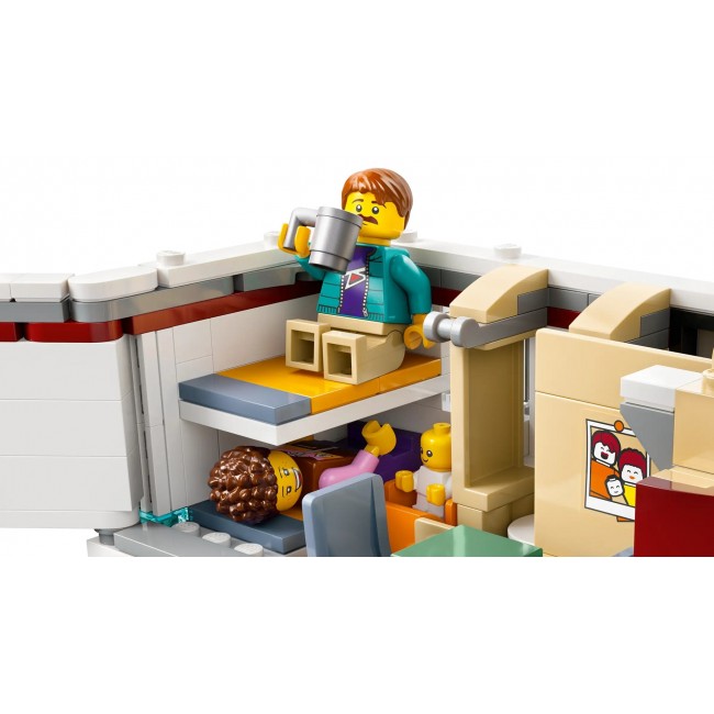 LEGO CITY 60454 Holiday camper full of adventure