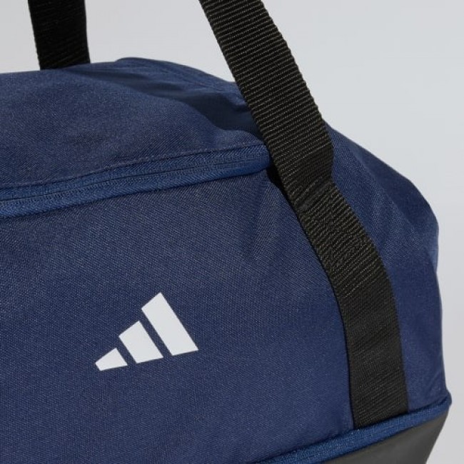 Adidas KD4240_500 duffel bag