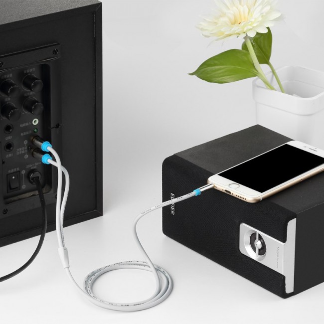 Vention 3.5mm Male to 2RCA Male Audio Cable 1M Black Metal Type