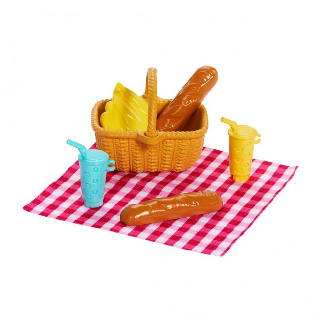 Barbie Family & Friends Dolls & Accessories, Picnic-Themed Playset with 2 Dolls & 9 Pieces