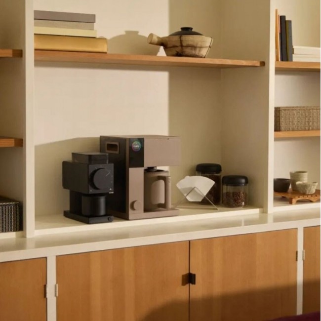 Aiden drip coffee maker, chocolate brown, by FELLOW