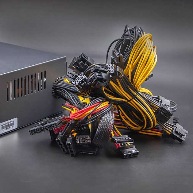 Qoltec Powerful ATX 1650W Power Supply | 80 Plus Platinum Qoltec Powerful ATX 1650W Power Supply | 80 Plus Platinum