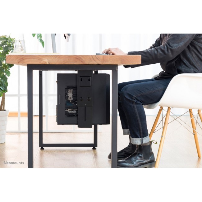 Neomounts NM-CPU100BLACK CPU holder - rotatable - max 10 kg - universal Neomounts NM-CPU100BLACK CPU holder - rotatable - max 10 kg - universal