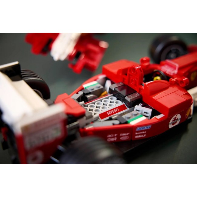 LEGO ICONS 11375 Ferrari F2004 & Michael Schumacher LEGO ICONS 11375 Ferrari F2004 & Michael Schumacher
