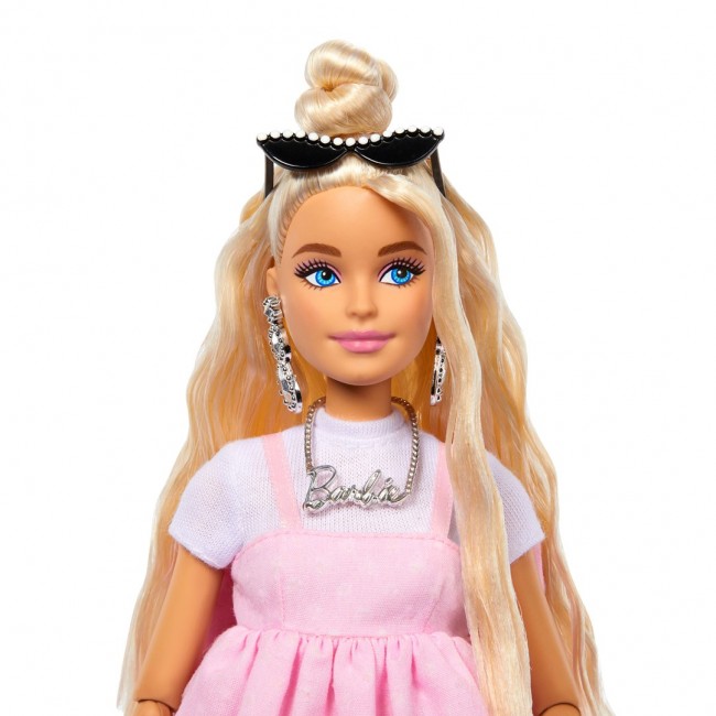 Barbie Deluxe Style Doll 3 in Pastel Pink Barbiecore Dress with Oversized Bow, Blond Hair Barbie Deluxe Style Doll 3 in Pastel Pink Barbiecore Dress with Oversized Bow, Blond Hair