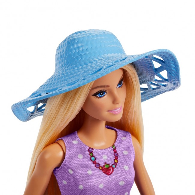 Barbie Family & Friends Dolls & Accessories, Picnic-Themed Playset with 2 Dolls & 9 Pieces