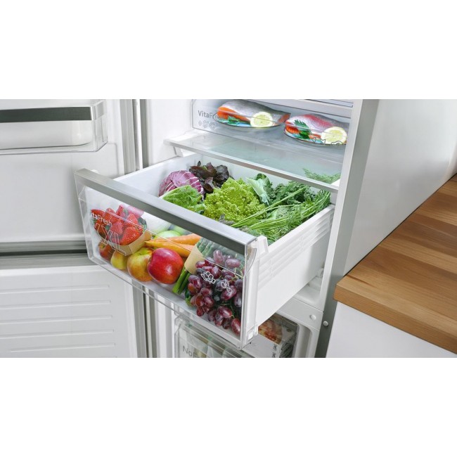 Bosch Serie 6 KGN39LBCF fridge-freezer Freestanding 363 L C Black