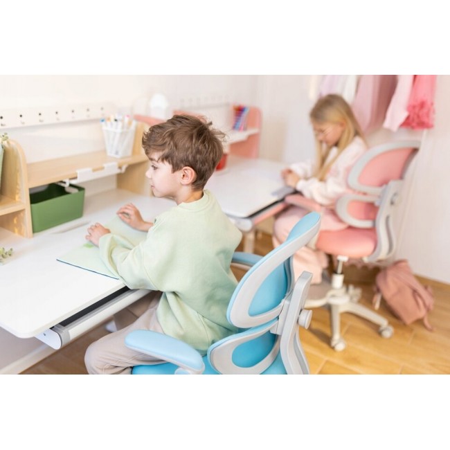 Junior 4.4 Pink swivel chair