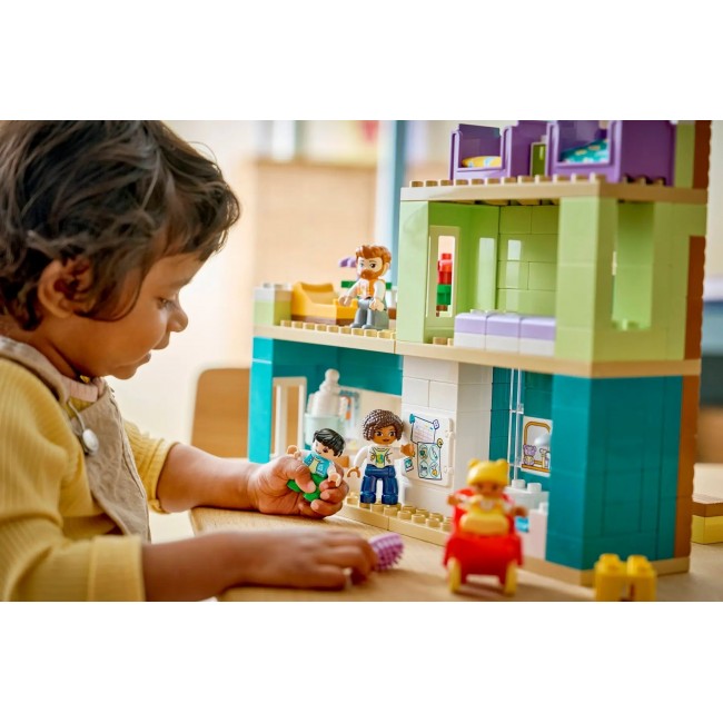 LEGO DUPLO 10470 3 in 1 Modern Family House with Figures
