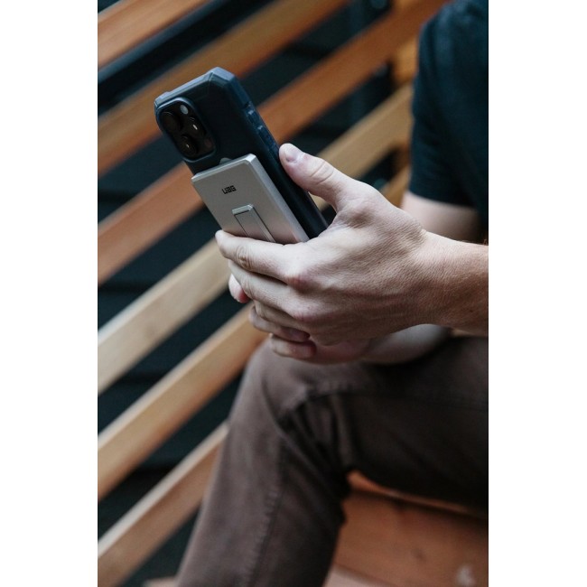 Urban Armor Gear 9B4417113636 power bank 5000 mAh Wireless charging Titanium Urban Armor Gear 9B4417113636 power bank 5000 mAh Wireless charging Titanium