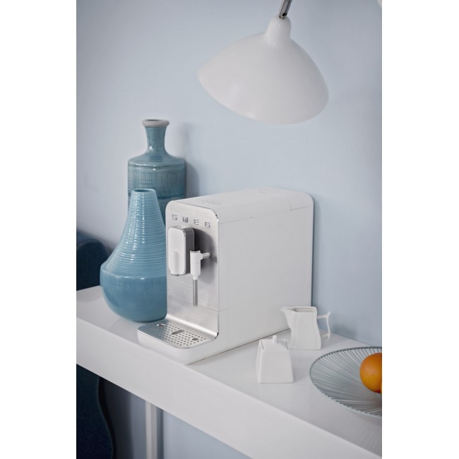 Smeg Collection Espresso Coffee Machine BCC12WHMEU White Smeg Collection Espresso Coffee Machine BCC12WHMEU White