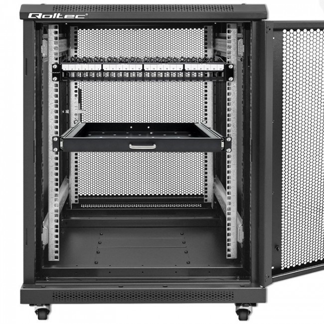 Qoltec 54516 Patch panel for 19'' rack | 24 ports | 1U | UTP | Black