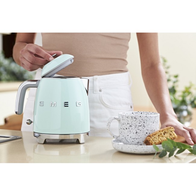 Smeg 50's Style Kettles KLF05PGEU Pastel Green Smeg 50's Style Kettles KLF05PGEU Pastel Green