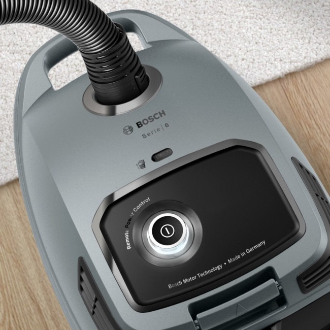 Bosch Serie 6 BGB6X330 vacuum Cylinder vacuum Dry 600 W Dust bag Bosch Serie 6 BGB6X330 vacuum Cylinder vacuum Dry 600 W Dust bag