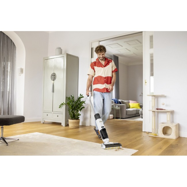 K rcher FCV 2 Natural N Battery Dry&wet Bagless 160 W White