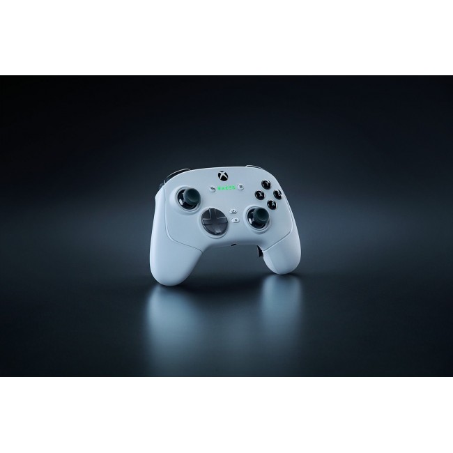 Razer Wolverine V3 Pro White USB Gamepad Analogue PC, Xbox Series S, Xbox Series X