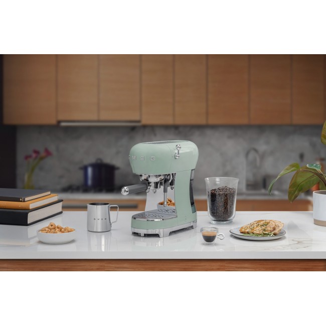 Smeg ECF02PGEU coffee maker Manual Espresso machine 1.1 L Smeg ECF02PGEU coffee maker Manual Espresso machine 1.1 L