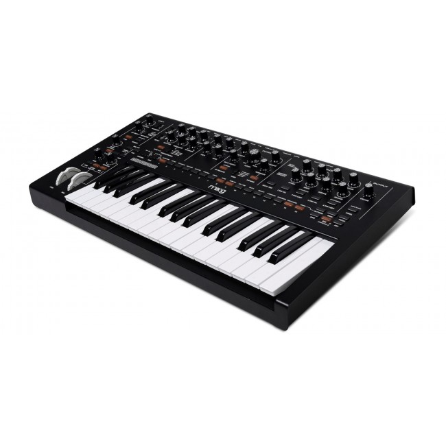 MOOG Messenger - a monophonic analog keyboard synthesizer MOOG Messenger - a monophonic analog keyboard synthesizer