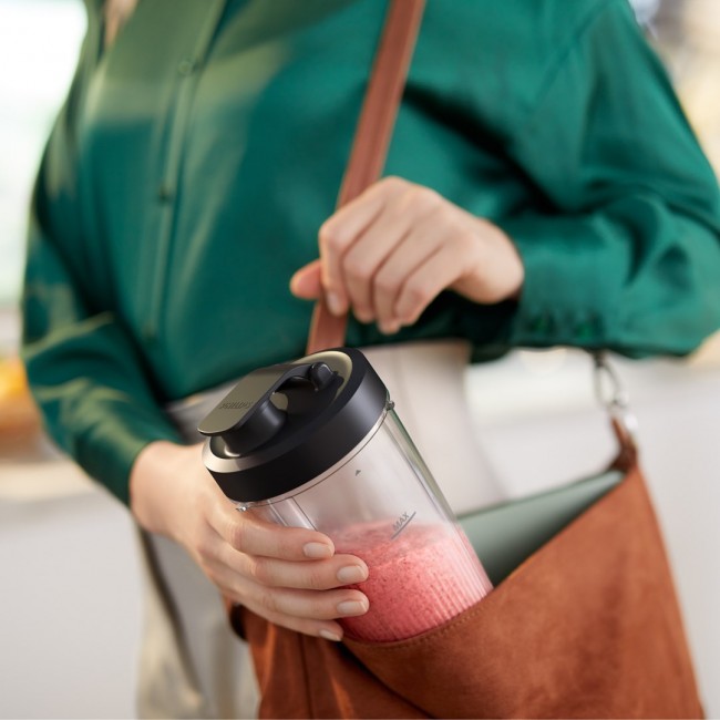 Philips 5000 series Blender - 800W Power. ProBlend Plus Technology. Detachable Blades. Easy Clean. Elegant Compact Design. Large Tumbler. Black (HR2764/00) Philips 5000 series Blender - 800W Power. ProBlend Plus Technology. Detachable Blades. Easy Clean. Elegant Compact Design. Large Tumbler. Black (HR2764/00)