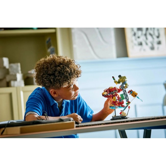 LEGO MARVEL 76343 Epic Battle: Hulkbuster vs. The Hulk