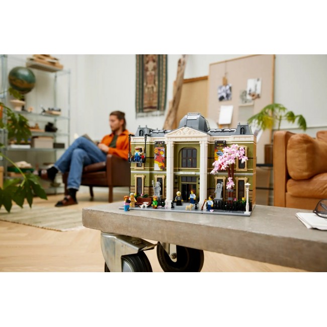 LEGO ICONS 10326 Natural History Museum LEGO ICONS 10326 Natural History Museum