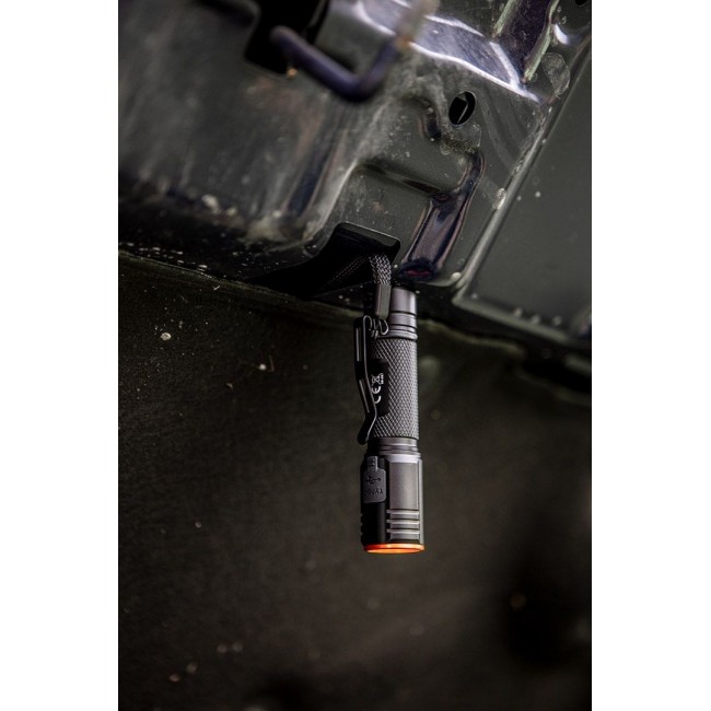 USB C 2000 lm CHN LED Rechargeable Flashlight