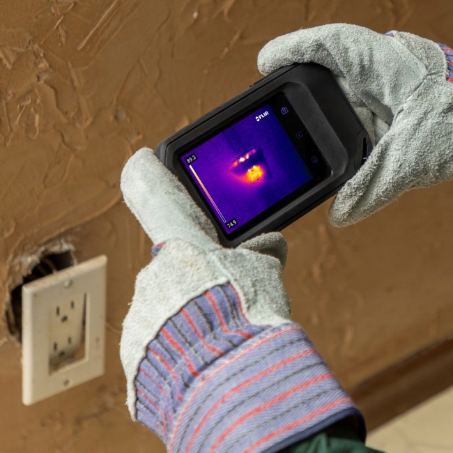 FLIR C3-X thermal imaging camera Black 1800 mAh Vanadium Oxide Uncooled Focal Plane Arrays Built-in display 128 x 96 pixels LCD 640 x 480 pixels FLIR C3-X thermal imaging camera Black 1800 mAh Vanadium Oxide Uncooled Focal Plane Arrays Built-in display 128 x 96 pixels LCD 640 x 480 pixels