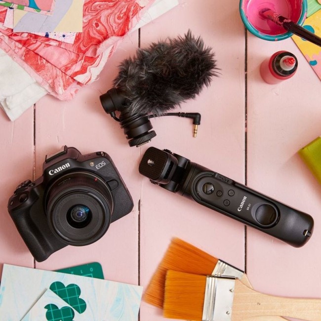 Canon EOS R50, Black + RF-S 18-45mm F4.5-6.3 IS STM Kit