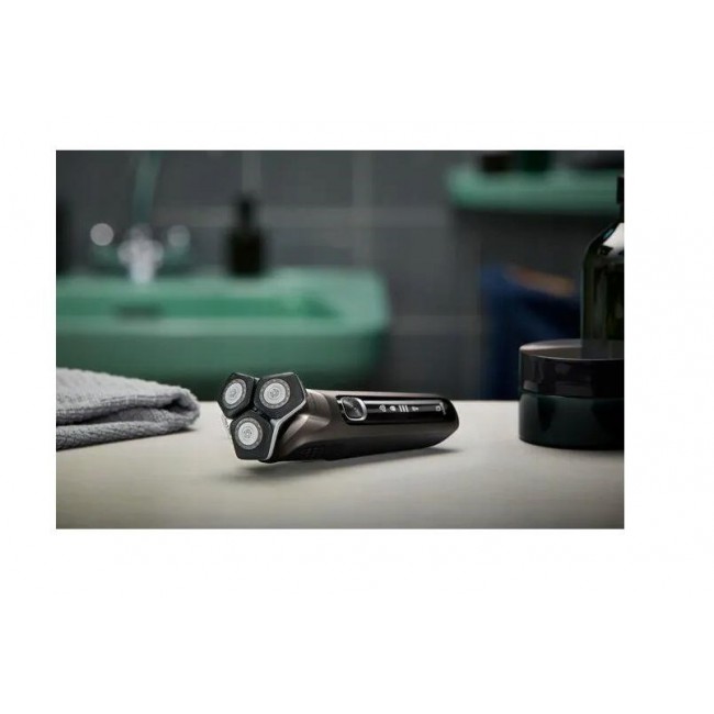 Men's electric shaver, brown + case, Philips 5000 series S5886/38 Men's electric shaver, brown + case, Philips 5000 series S5886/38