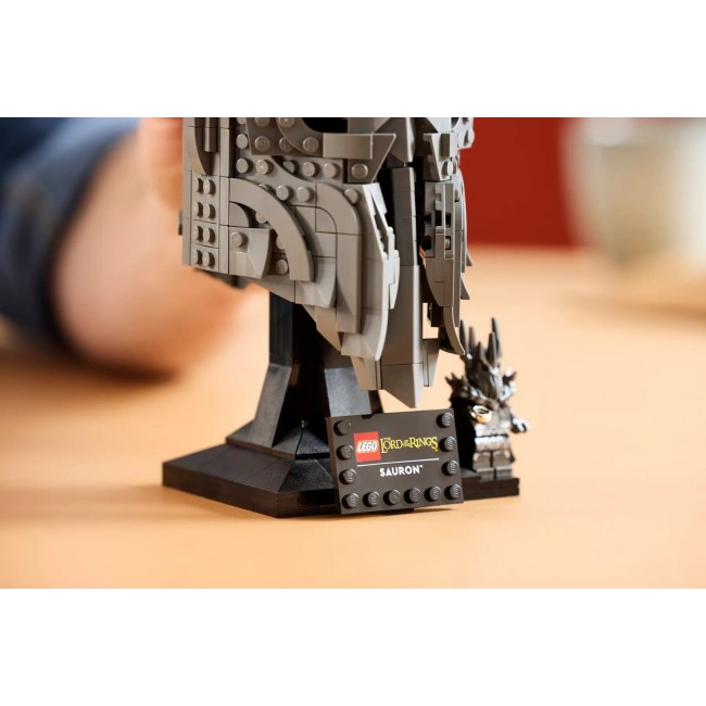 LEGO ICONS 11373 The Lord of the Rings: Sauron's Helmet