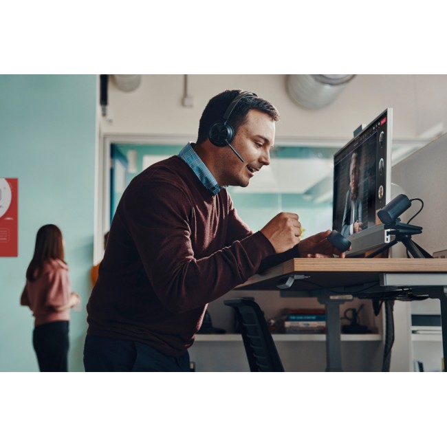 POLY Voyager Focus 2 USB-A Headset POLY Voyager Focus 2 USB-A Headset