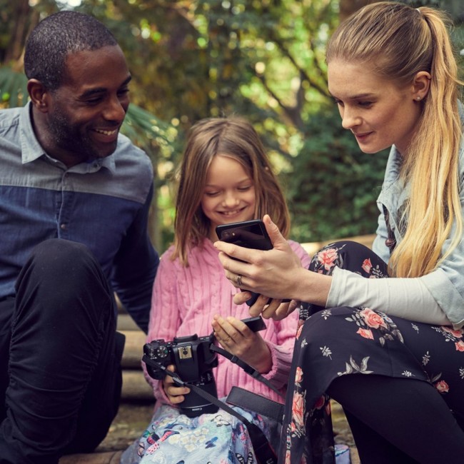 Canon EOS 250D + EF-S 18-55mm f/3.5-5.6 III SLR Camera Kit 24.1 MP CMOS 6000 x 4000 pixels Black Canon EOS 250D + EF-S 18-55mm f/3.5-5.6 III SLR Camera Kit 24.1 MP CMOS 6000 x 4000 pixels Black