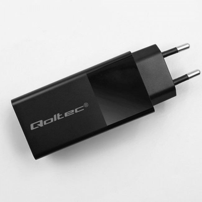 Qoltec GaN POWER PRO Charger | 1xUSB-C | 1xUSB | 100W | 5-20V | 1.5-5A | XP | Black
