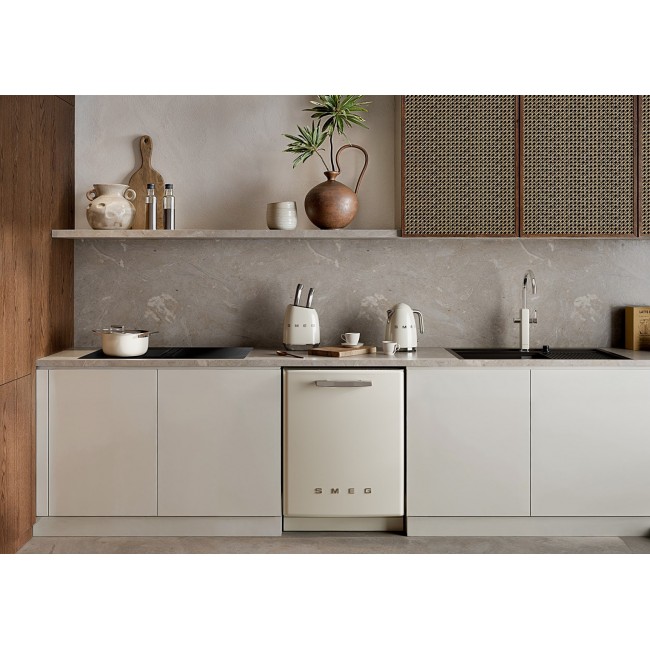 Smeg 50's Style Kettles KLF03CREU Cream