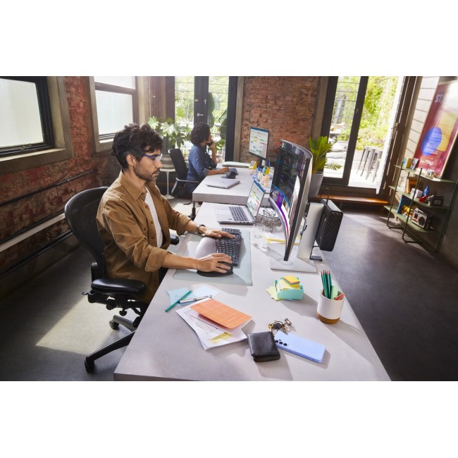 HP Series 7 Pro 37.5 inch WQHD+ Thunderbolt 4 Monitor - 738pu