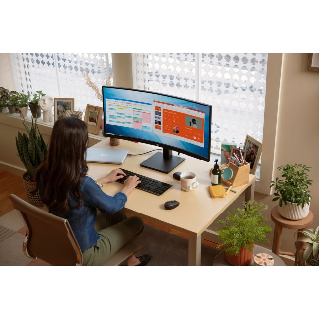 HP P34hc G4 WQHD USB-C Curved Monitor