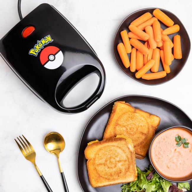Uncanny Brands Pok mon Pok Ball Single Sandwich Maker