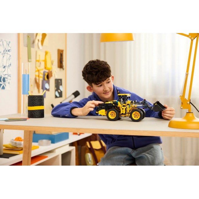 LEGO TECHNIC 42209 Volvo L120 Electric Wheel Loader LEGO TECHNIC 42209 Volvo L120 Electric Wheel Loader