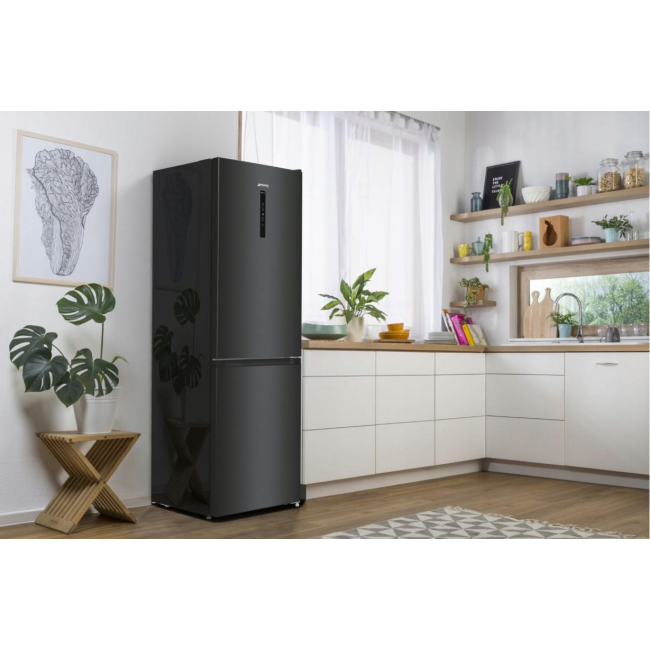 Gorenje NRK619EABXL4 Freestanding Refrigerator-Freezer 300 l E Black