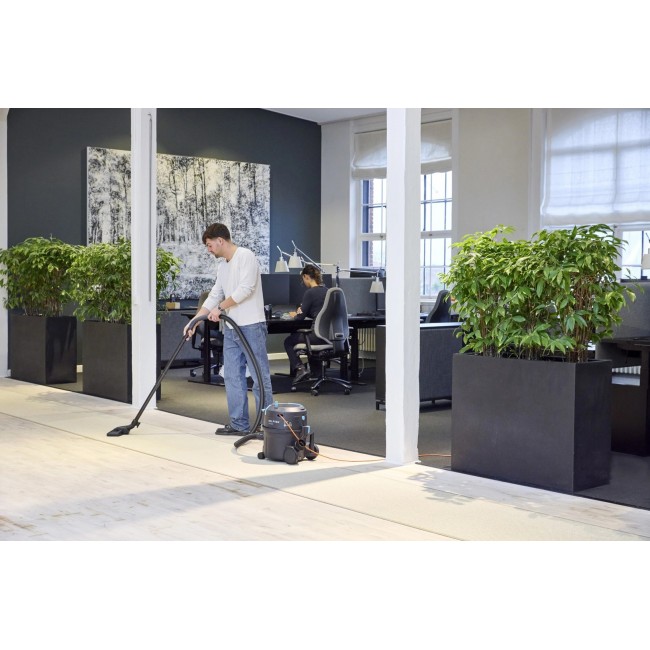 Office Vacuum Cleaner NILFISK VP400 HEPA XT EU 700 W 10 l 107421171