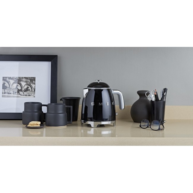 SMEG Kettle (KLF05BLEU) mini 0.8L black Schwarz