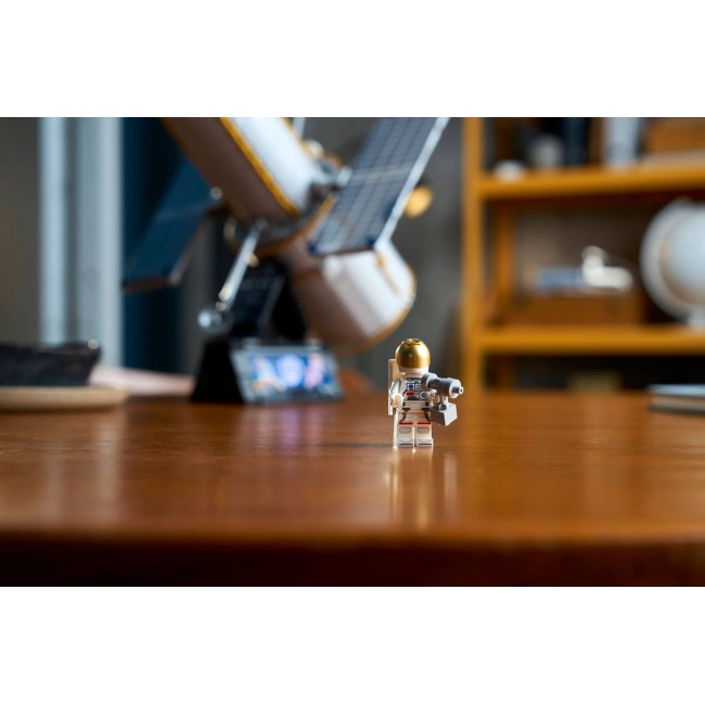 LEGO ICONS 11382 Hubble Space Telescope