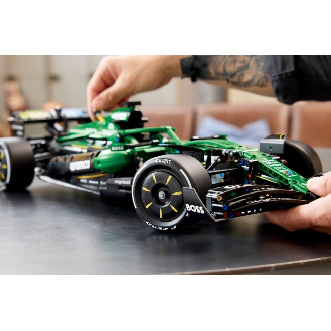 LEGO TECHNIC 42240 Aston Martin Aramco AMR25 F1