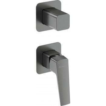 Shower valve with spray switch