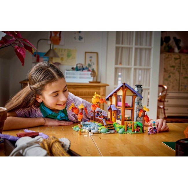 LEGO FRIENDS 42705 Cozy Fall Forest Cabin