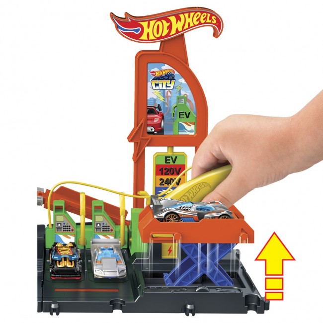 Hot Wheels City Super Recharge Fuel Station with 1:64 Scale Toy Car