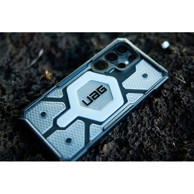 Urban Armor Gear Pathfinder Clear mobile phone case 17.3 cm (6.8 Urban Armor Gear Pathfinder Clear mobile phone case 17.3 cm (6.8