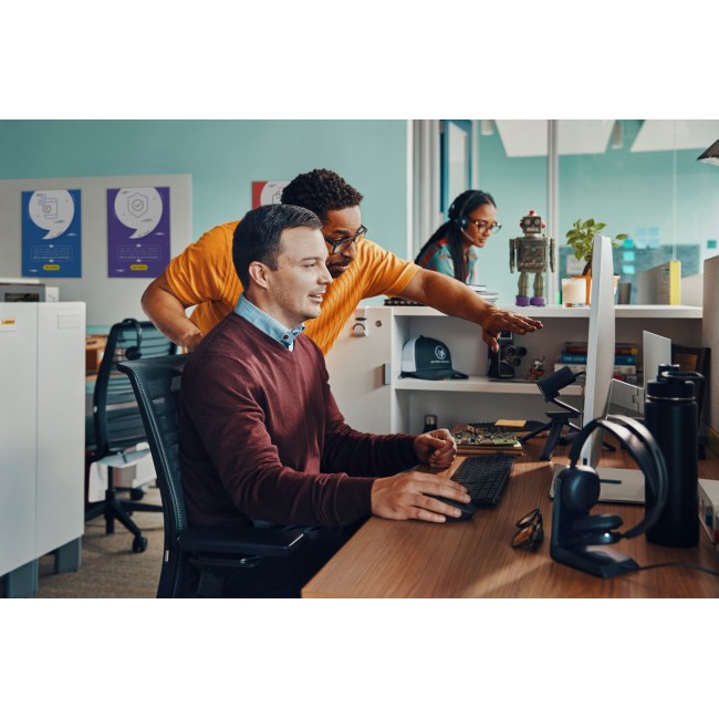 POLY Voyager Focus 2 USB-C-C Headset +USB-C/A Adapter +Charging Stand POLY Voyager Focus 2 USB-C-C Headset +USB-C/A Adapter +Charging Stand